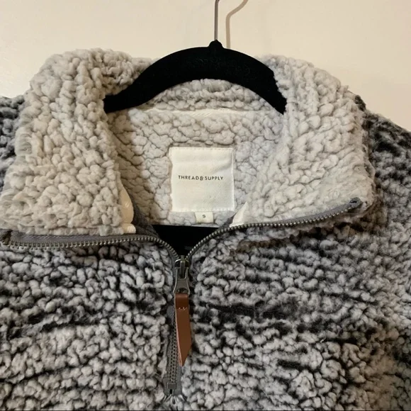 Thread & Supply Wubby Sherpa Quarter 1/4 Zip - Picture 3 of 9